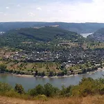 Penthouse Ferienwohnung Boppard Zentrum, Grosse Private Dachterrasse, Sichere E-Bike Abstellplaetze *