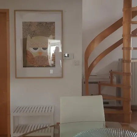 Apartment Penthouse Zentrum, Grosse Private Dachterrasse, Sichere E-bike Abstellplaetze, Gratis Parken! Boppard