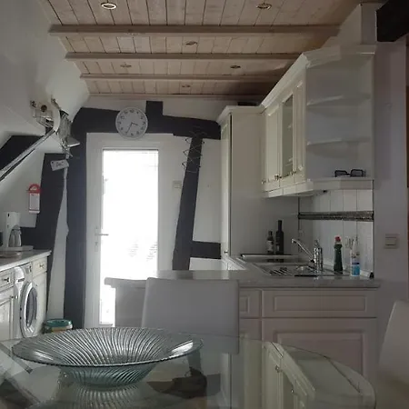 Penthouse Im Historischen Fachwerkhaus Mit Grosser Dachterrasse An Zentralster Lage * Boppard