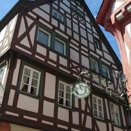 Penthouse Im Historischen Fachwerkhaus Mit Grosser Dachterrasse An Zentralster Lage *